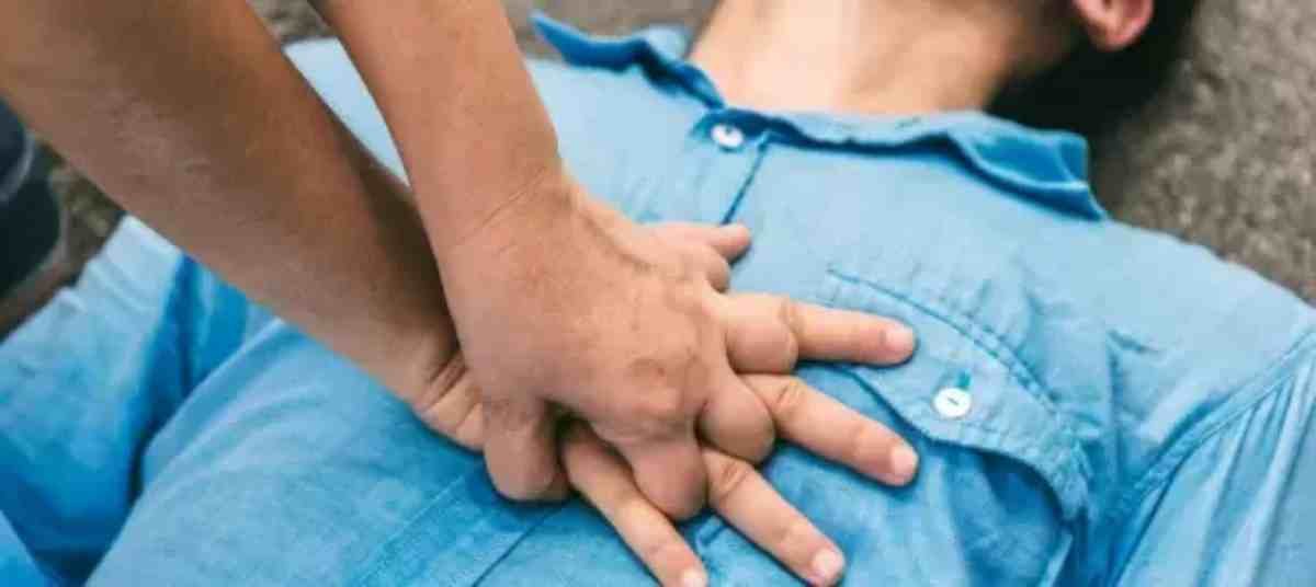 خطوات الإنعاش القلبي الرئوي (CPR) لإنقاذ الأرواح