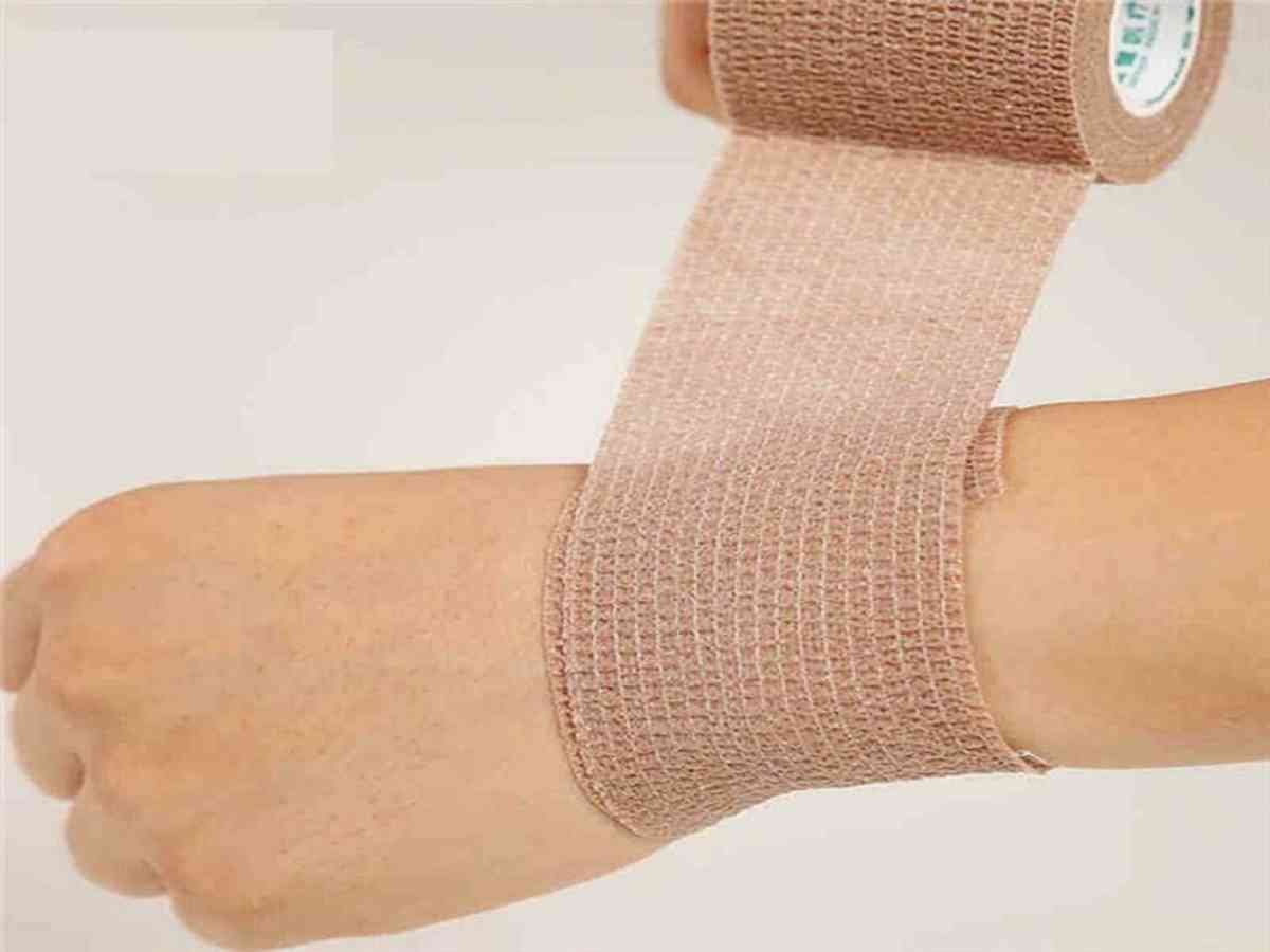 طريقة استخدام الرباط الضاغط لعلاج الالتواءات