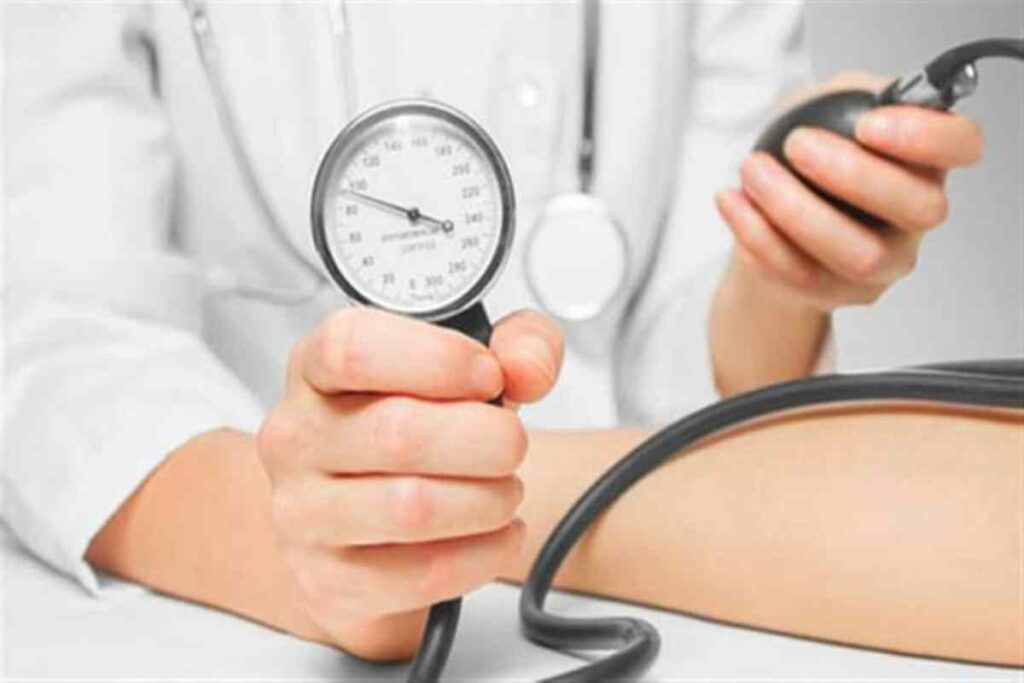 مواصفات اجهزة مراقبة العلامات الحيوية للعيادات